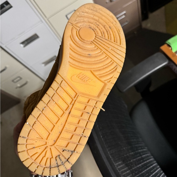 Retro Jordan 1 highs - Picture 4 of 10